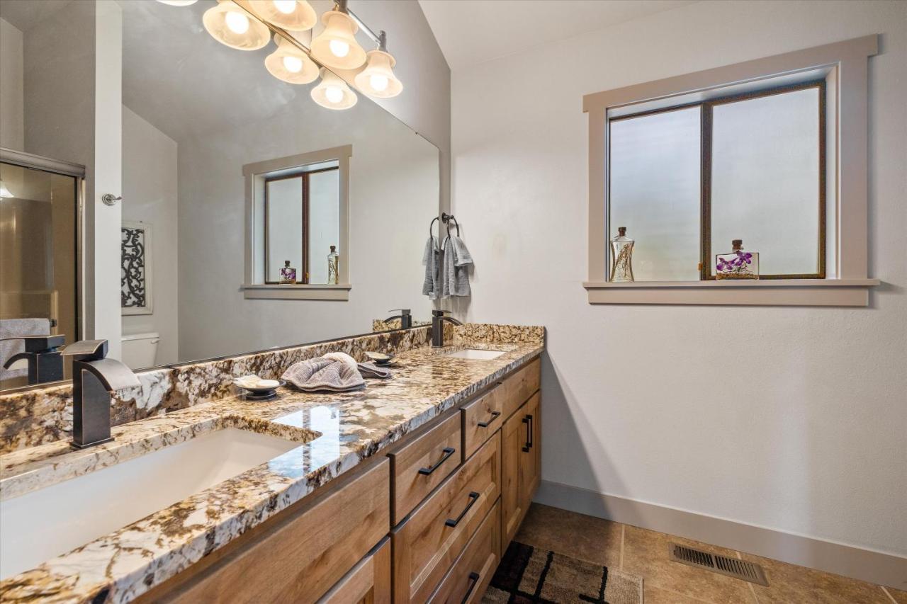 Great Kitchen, Ac, Sharc Access, Hot Tub, Bring Pet! Villa Sunriver Exterior photo
